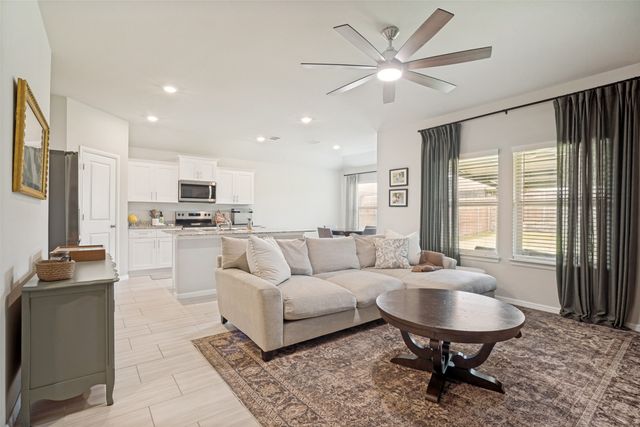 1336 Dillard Creek Drive, Fort Worth, TX 76247