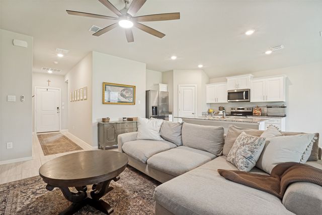 1336 Dillard Creek Drive, Fort Worth, TX 76247