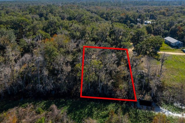 114 Ridgeline Avenue, Satsuma, FL 32189