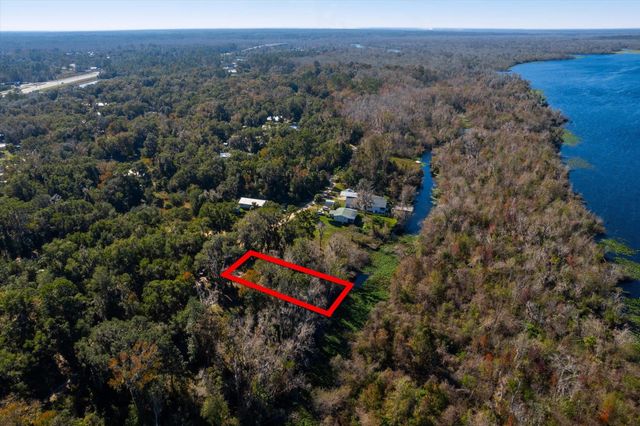 114 Ridgeline Avenue, Satsuma, FL 32189