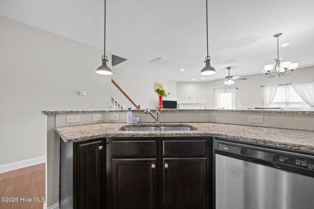 1808 Fox Den Way, Greenville, NC 27858