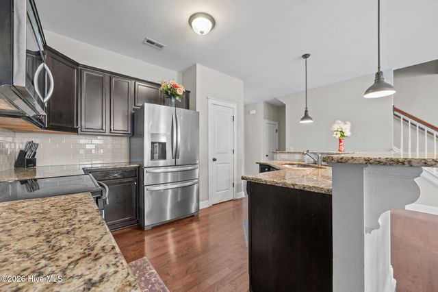 1808 Fox Den Way, Greenville, NC 27858