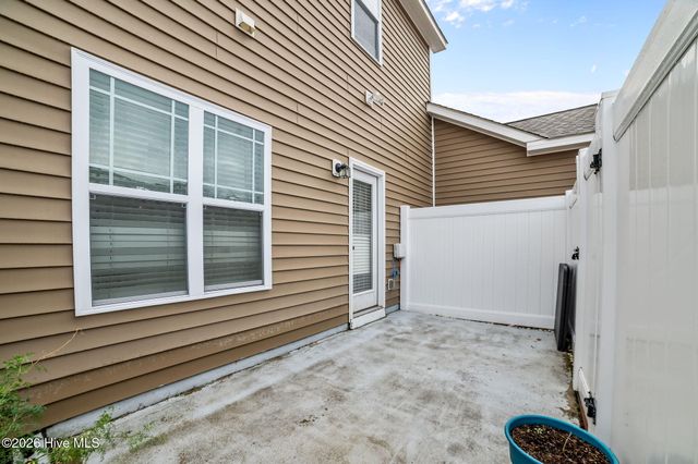 1808 Fox Den Way, Greenville, NC 27858