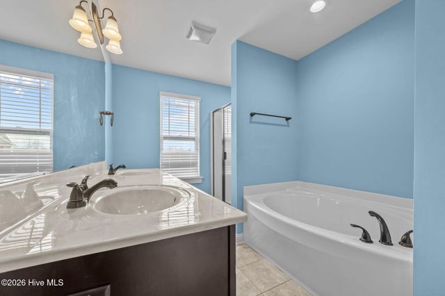 1808 Fox Den Way, Greenville, NC 27858