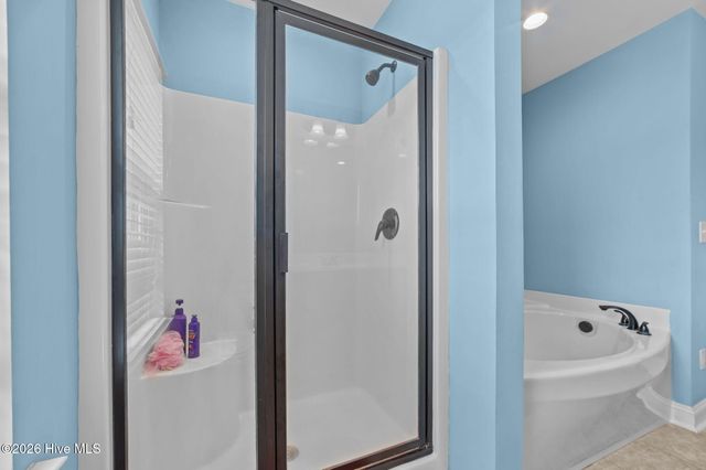 1808 Fox Den Way, Greenville, NC 27858