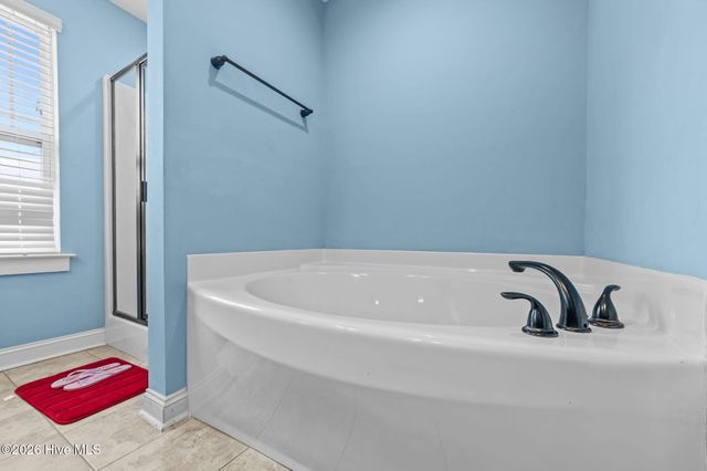 1808 Fox Den Way, Greenville, NC 27858