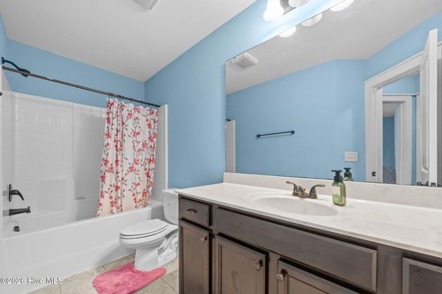 1808 Fox Den Way, Greenville, NC 27858