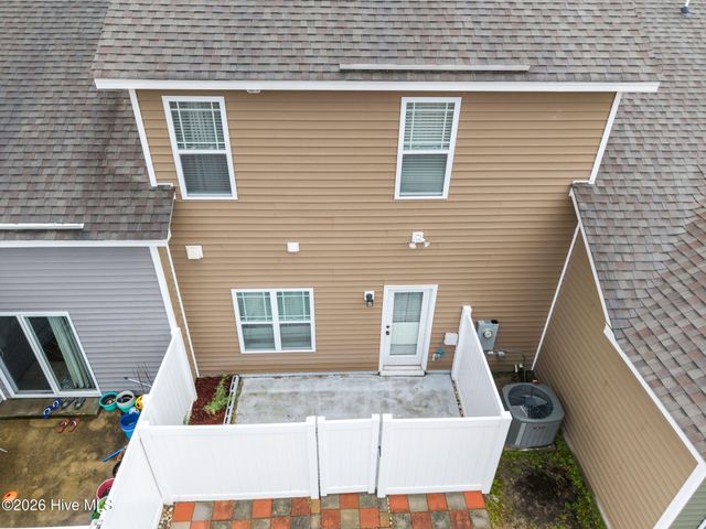 1808 Fox Den Way, Greenville, NC 27858