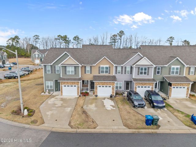1808 Fox Den Way, Greenville, NC 27858