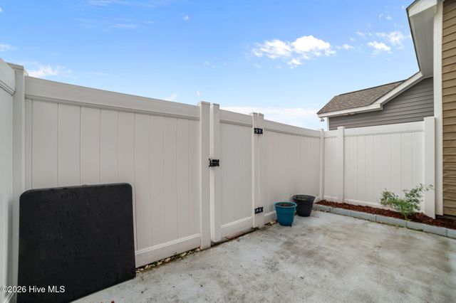 1808 Fox Den Way, Greenville, NC 27858