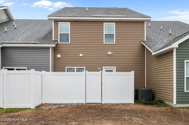 1808 Fox Den Way, Greenville, NC 27858