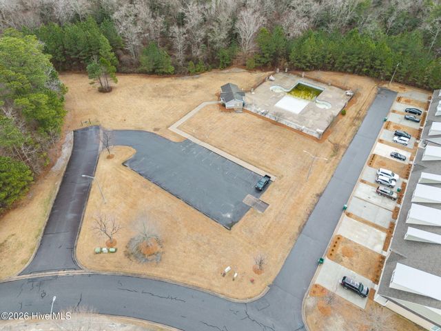 1808 Fox Den Way, Greenville, NC 27858