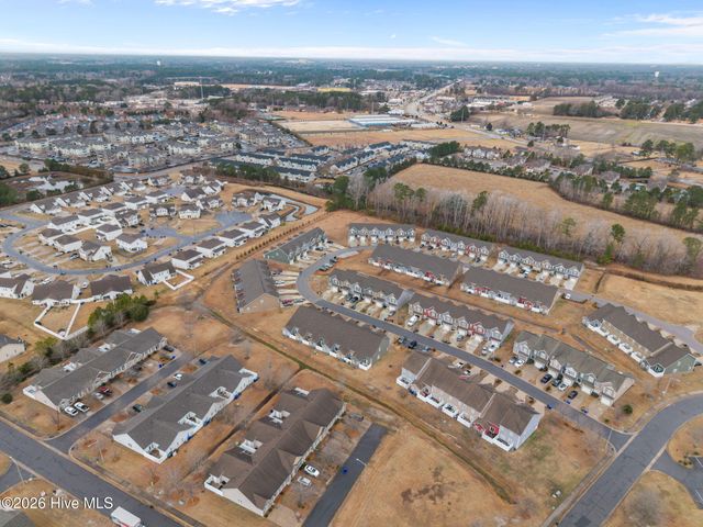 1808 Fox Den Way, Greenville, NC 27858