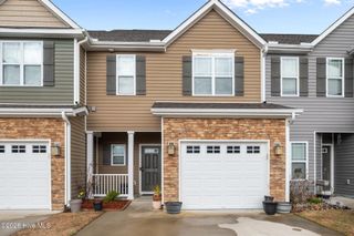 1808 Fox Den Way, Greenville, NC 27858