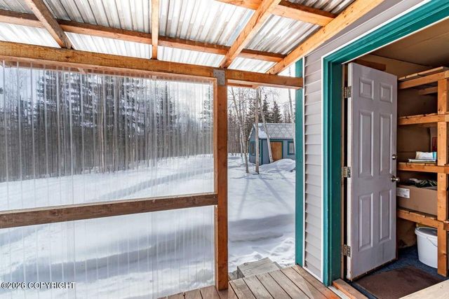 6630 W Beverly Lake Road, Wasilla, AK 99623