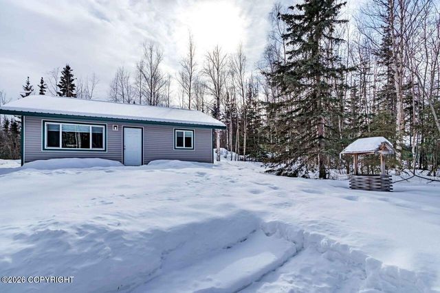 6630 W Beverly Lake Road, Wasilla, AK 99623