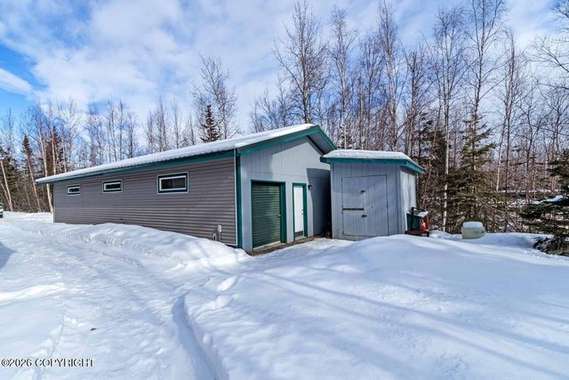 6630 W Beverly Lake Road, Wasilla, AK 99623