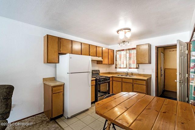 6630 W Beverly Lake Road, Wasilla, AK 99623