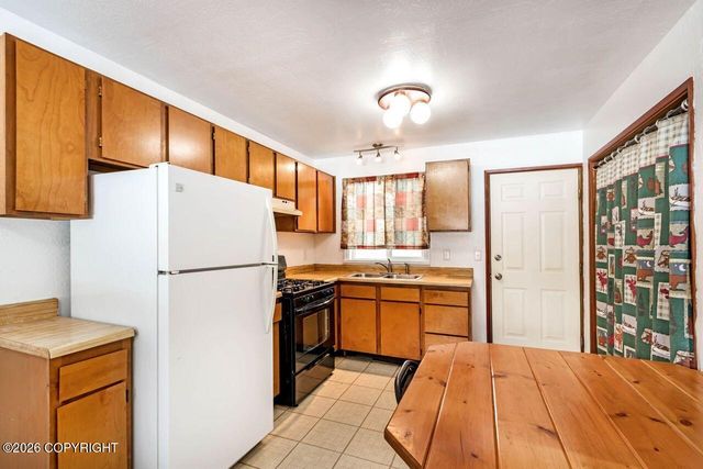 6630 W Beverly Lake Road, Wasilla, AK 99623