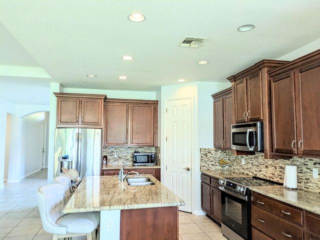 11770 SW Crestwood Circle, Port St. Lucie, FL 34987