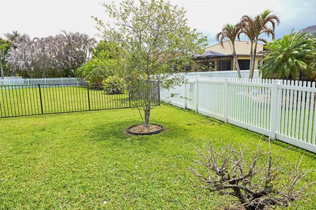 11770 SW Crestwood Circle, Port St. Lucie, FL 34987