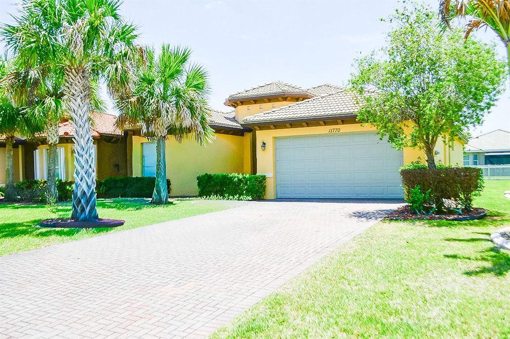 11770 SW Crestwood Circle, Port St. Lucie, FL 34987