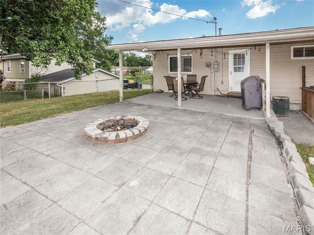 4810 Snow White Terrace, Alton, IL 62002