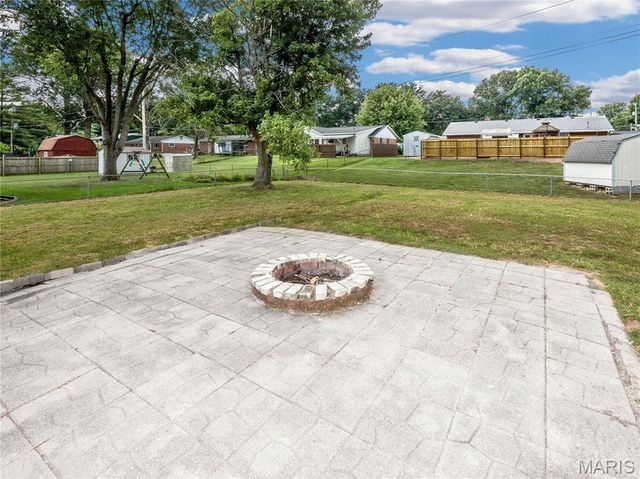 4810 Snow White Terrace, Alton, IL 62002