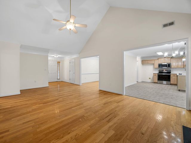 313 New Windsor Court, Roebuck, SC 29376