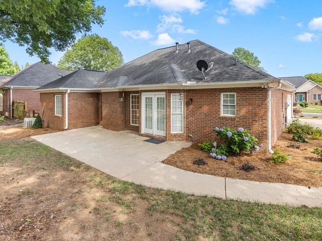 313 New Windsor Court, Roebuck, SC 29376