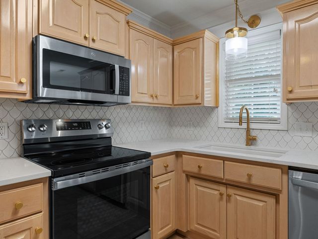 313 New Windsor Court, Roebuck, SC 29376
