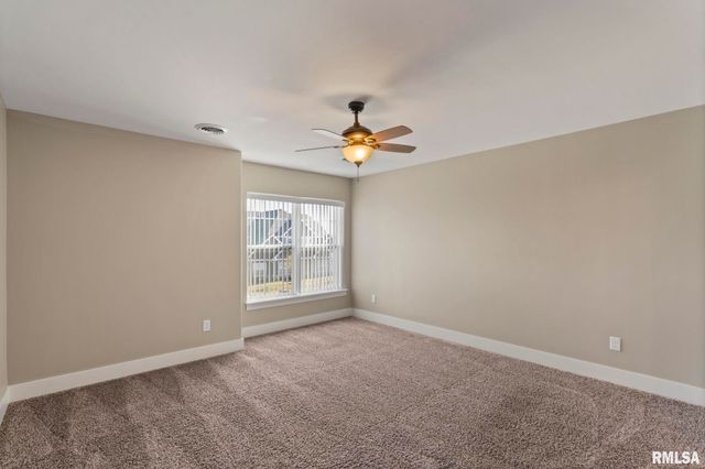 2960 SHANES Way, Bettendorf, IA 52722