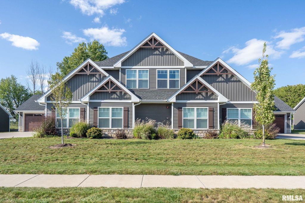 2960 SHANES Way, Bettendorf, IA 52722