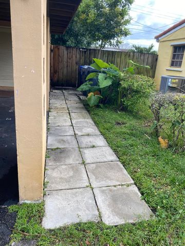 6600 Allen Street, Hollywood, FL 33024