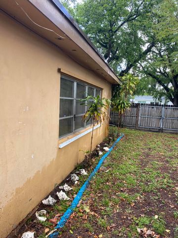 6600 Allen Street, Hollywood, FL 33024