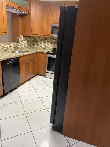 6600 Allen Street, Hollywood, FL 33024