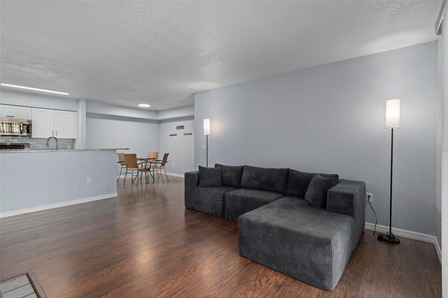 9481 HIGHLAND OAK DRIVE 1311, Tampa, FL 33647