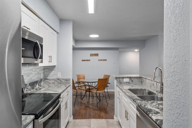 9481 HIGHLAND OAK DRIVE 1311, Tampa, FL 33647