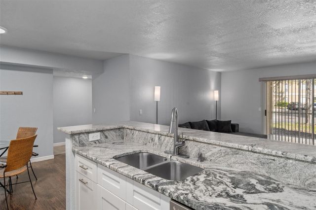 9481 HIGHLAND OAK DRIVE 1311, Tampa, FL 33647