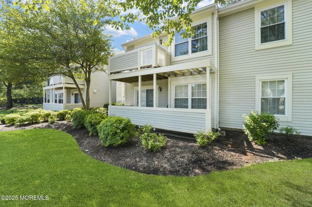 567 Applewood Court, Howell, NJ 07731