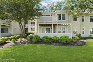 567 Applewood Court, Howell, NJ 07731