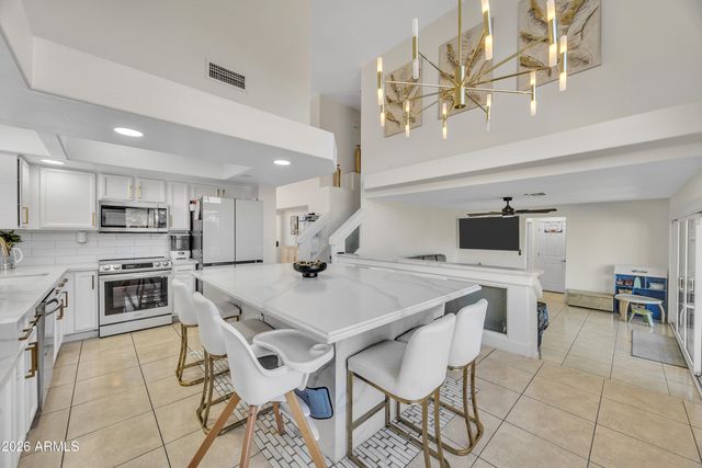 11020 W LANE Avenue, Glendale, AZ 85307