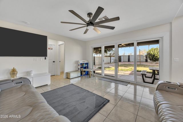 11020 W LANE Avenue, Glendale, AZ 85307