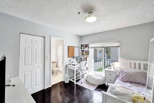 173 Riviera Circle, Weston, FL 33326