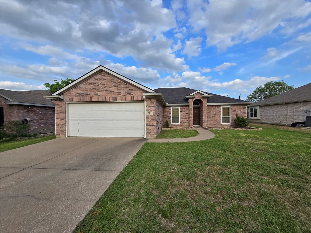 714 Green Acres Lane, Midlothian, TX 76065