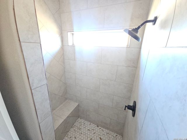 956 Horseshoe Falls, Bandera, TX 78003