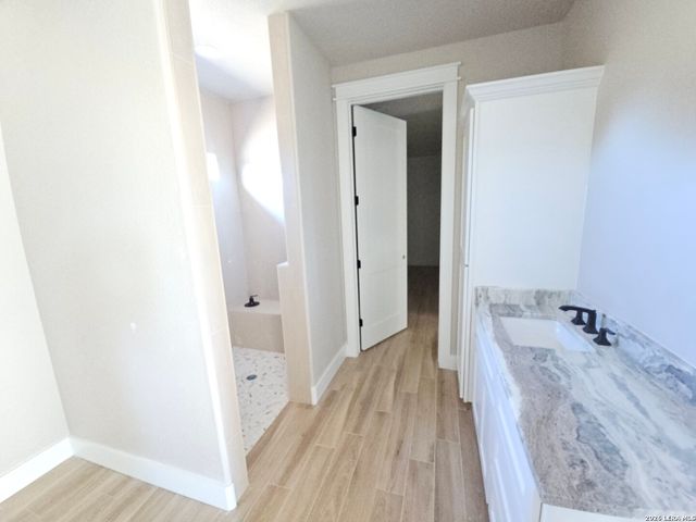 956 Horseshoe Falls, Bandera, TX 78003