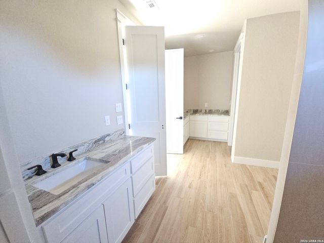 956 Horseshoe Falls, Bandera, TX 78003