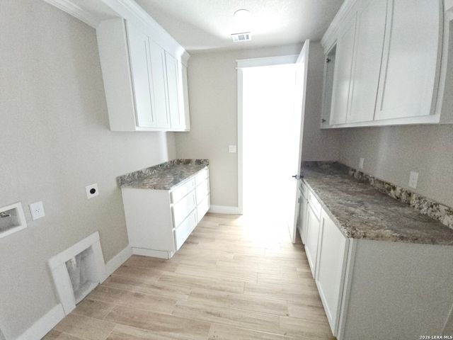 956 Horseshoe Falls, Bandera, TX 78003