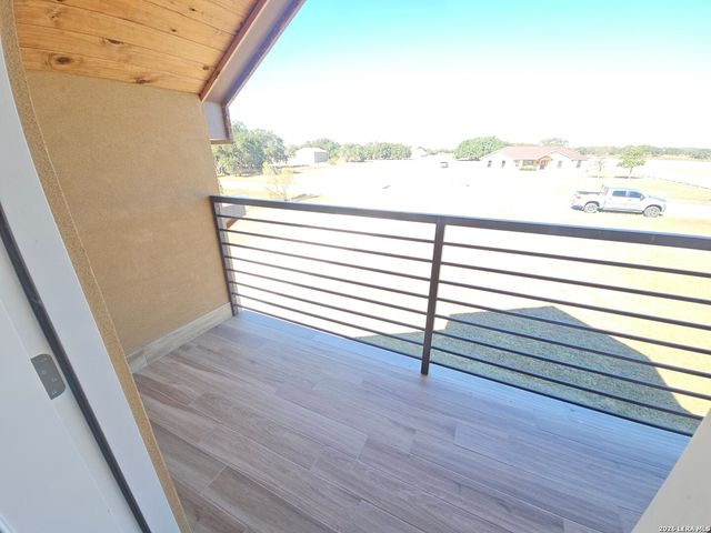 956 Horseshoe Falls, Bandera, TX 78003